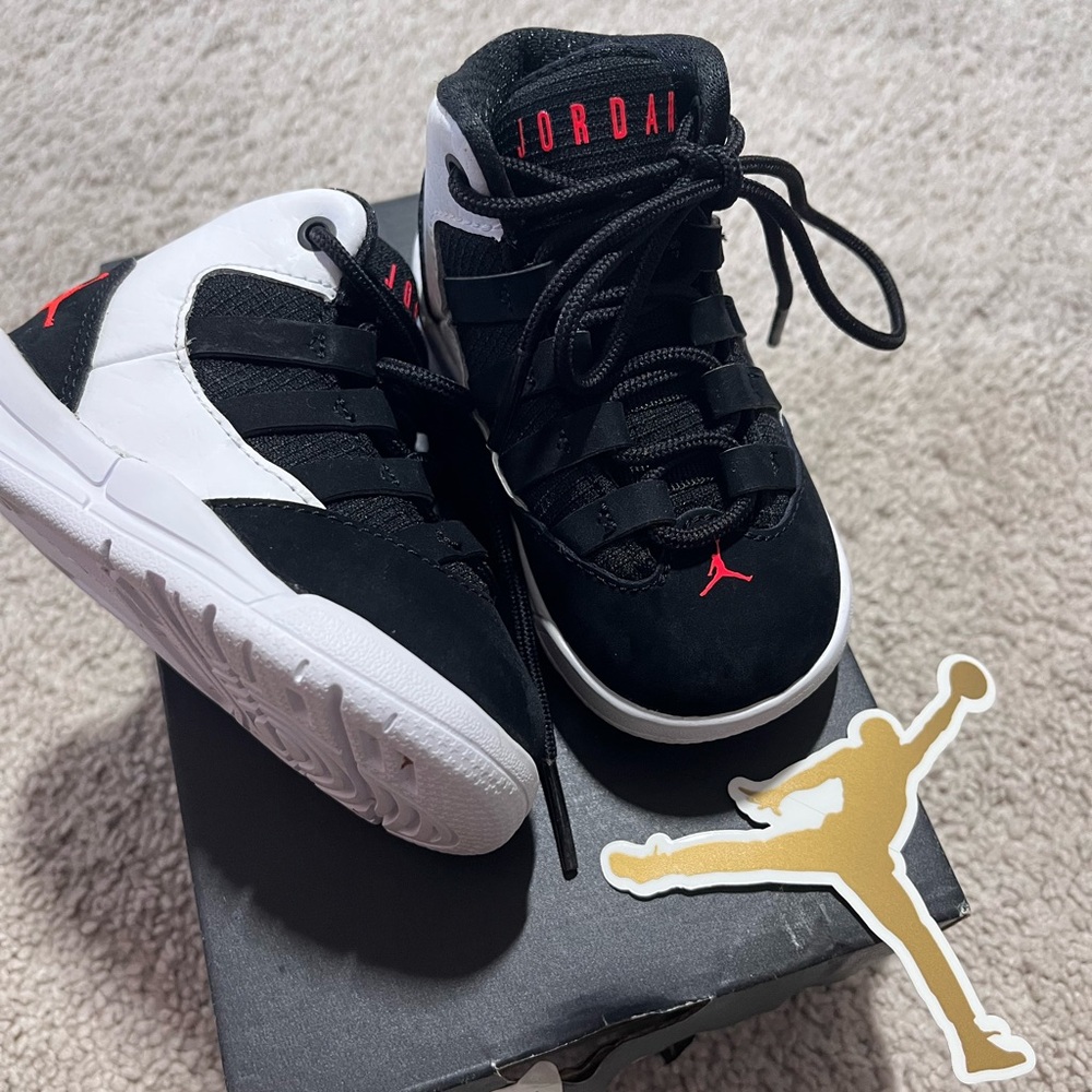 Kids Jordan Max Aura